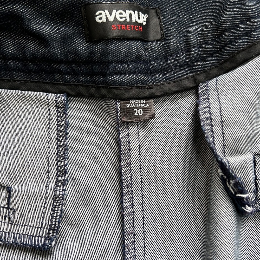 Avenue Stretch Shorts - Picture 5 of 9